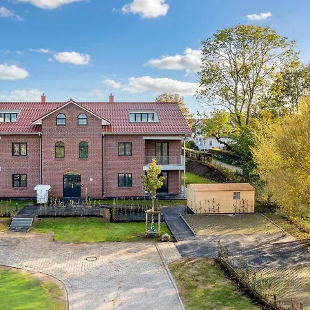 Strandnest Rosenhagen Bei Travemuende * Dassow