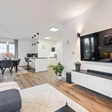 Strandnest Rosenhagen Bei Travemuende *